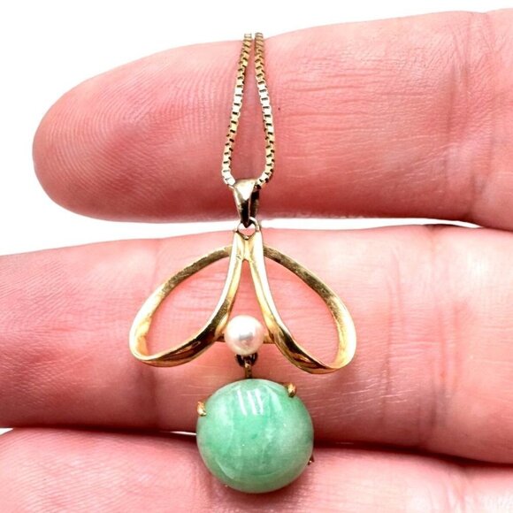 Estate 14k Yellow Gold Green Jade Pearl Pendant 18 Inch Necklace 4.5 Grams